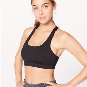 LULULEMON NWOT Invigorate Bra